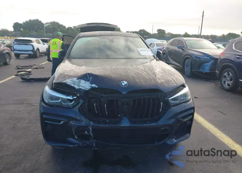 2023 BMW X6 xDrive40I z USA, uszkodzony, nr VIN 5UXCY6C04P9R58079